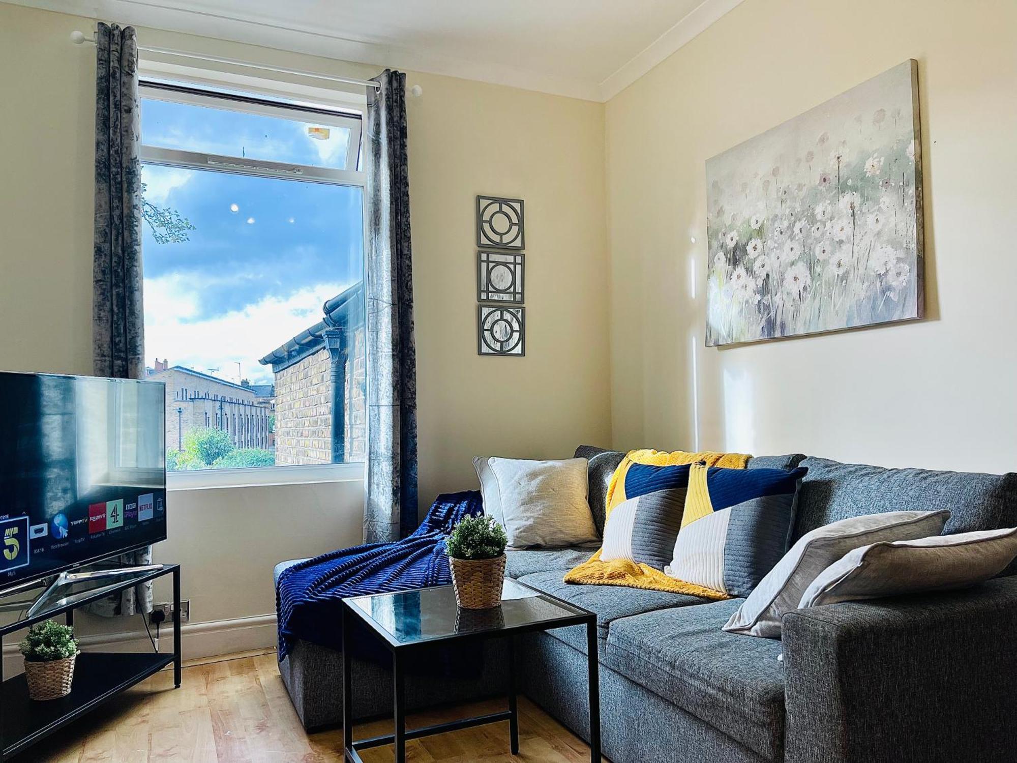 2 Bedroom Flat In Central Лондон Екстер'єр фото
